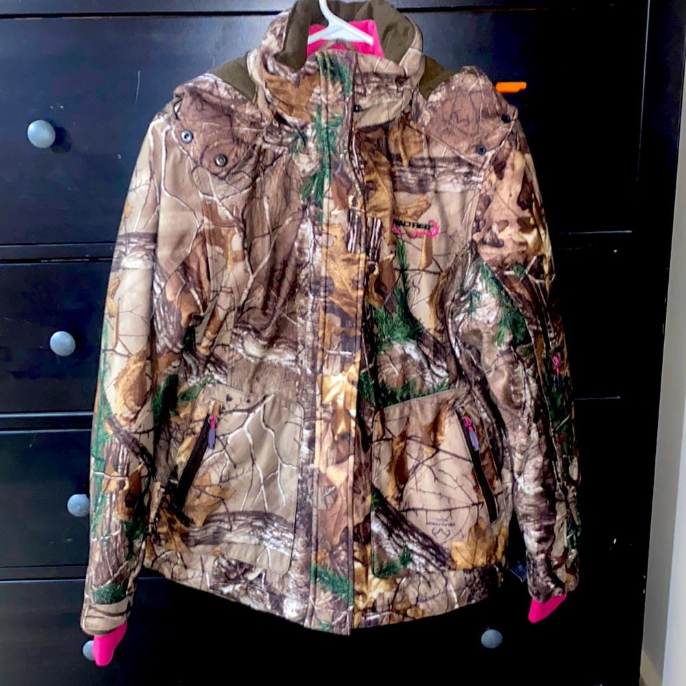Women’s Realtree Camo Winter Jacket size L